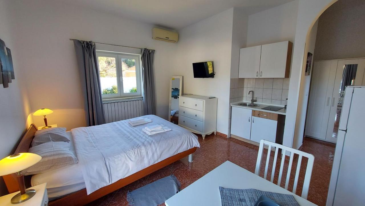 Soline Ada Apartman Pjescana Uvala Kültér fotó