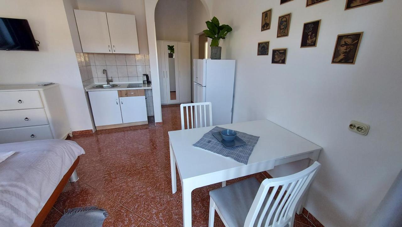 Soline Ada Apartman Pjescana Uvala Kültér fotó