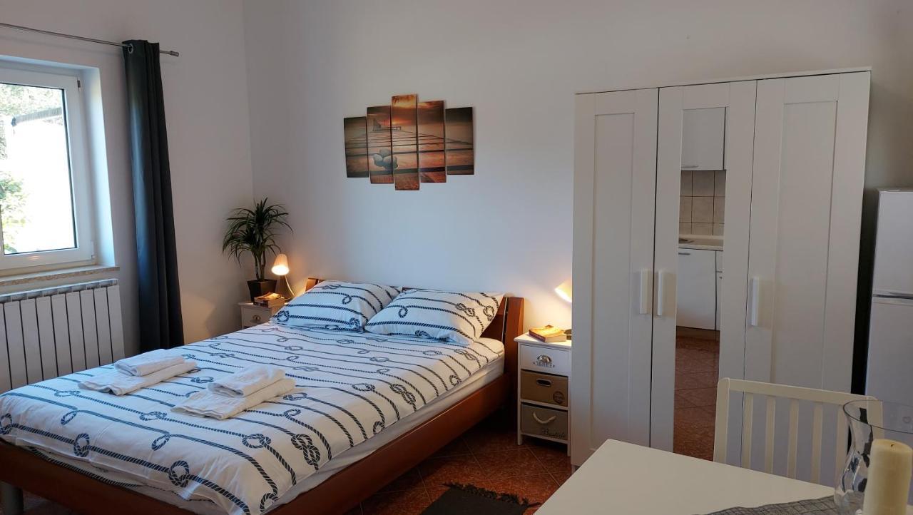 Soline Ada Apartman Pjescana Uvala Kültér fotó