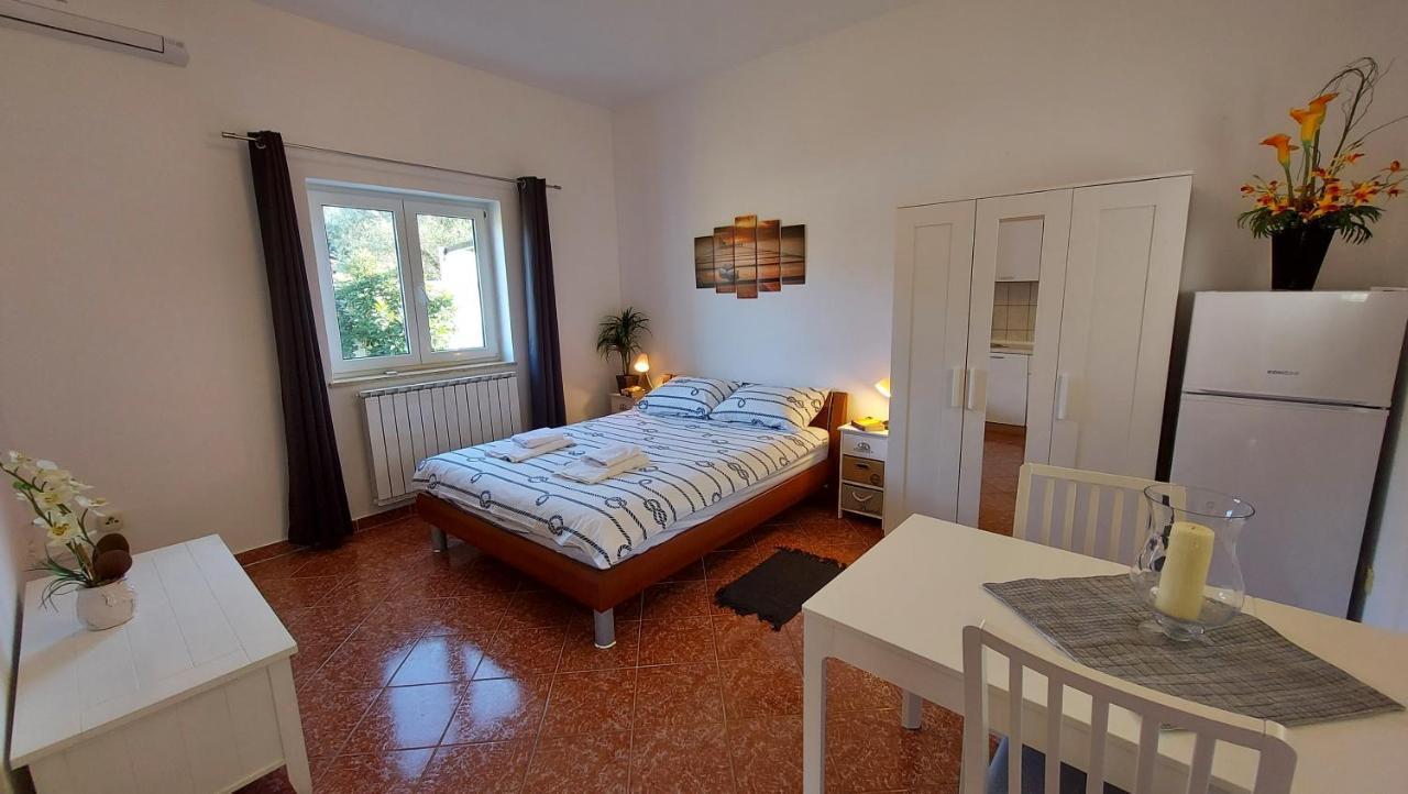Soline Ada Apartman Pjescana Uvala Kültér fotó