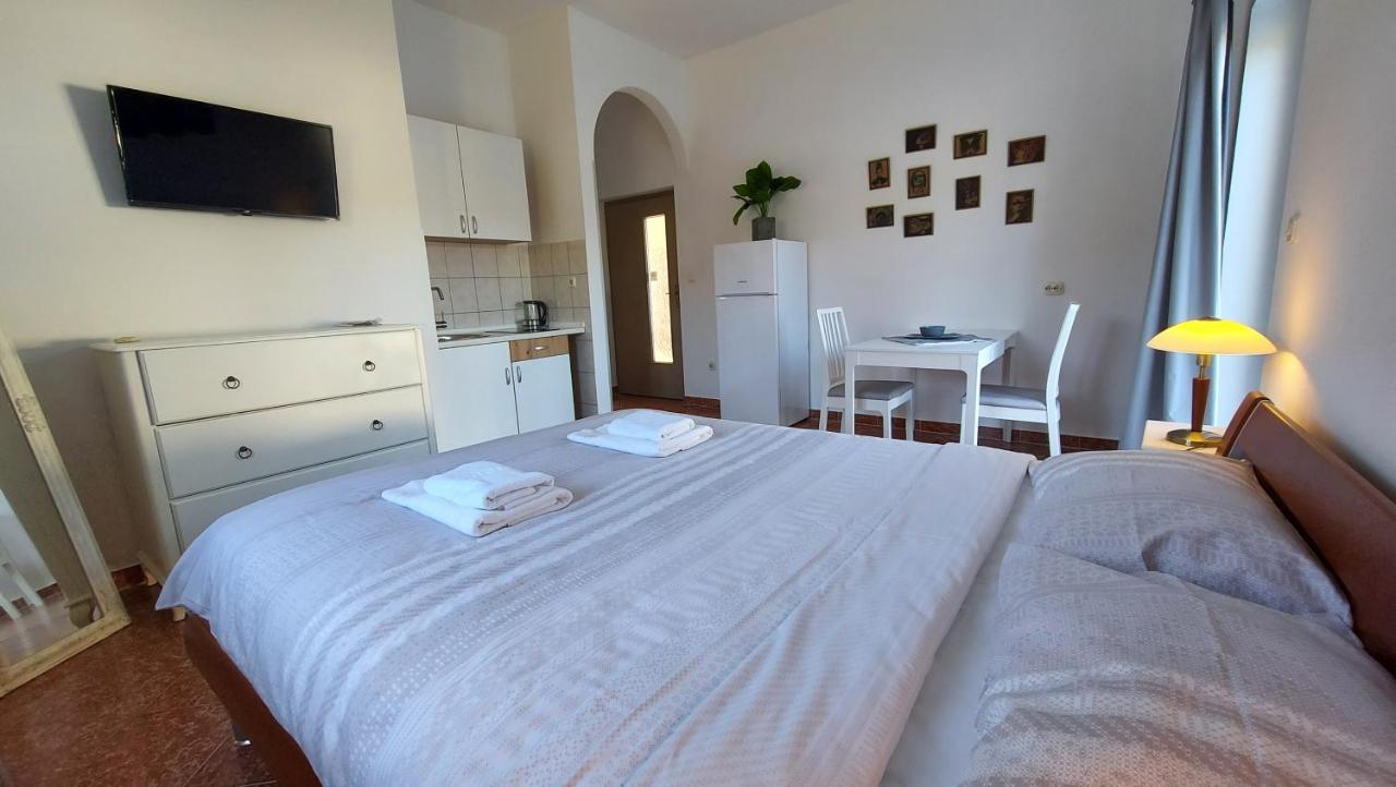 Soline Ada Apartman Pjescana Uvala Kültér fotó